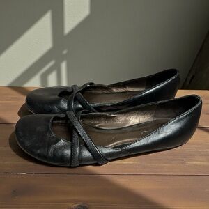 Vintage ALDO Black Criss Cross Mary Jane Ballet Flats Size 7 90s Parisian Chic